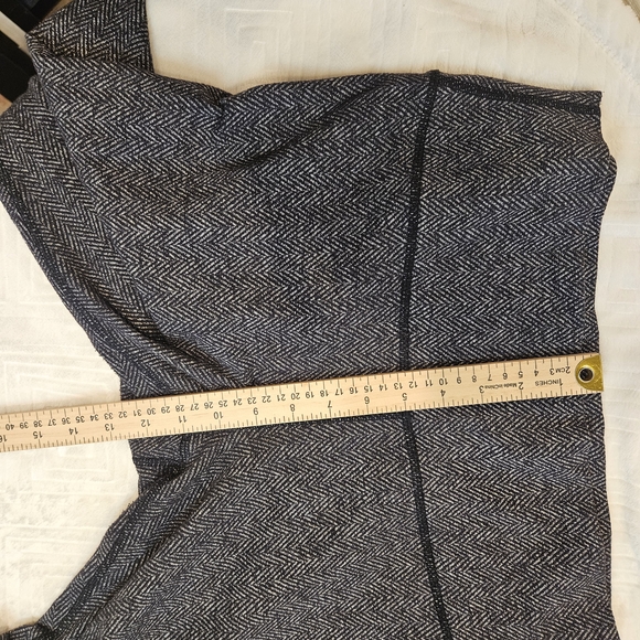 Lululemon Athletica Black and Gray Leggings - Picture 7 of 12